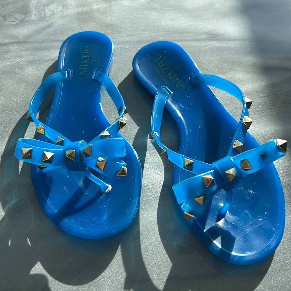 Valentino Rockstud bow jellies size 6